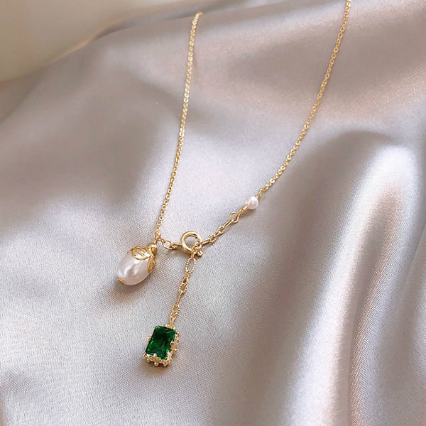 Collar -  Elegant Green Pearl